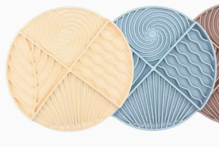 Pawsome Tails Round Lick Mat